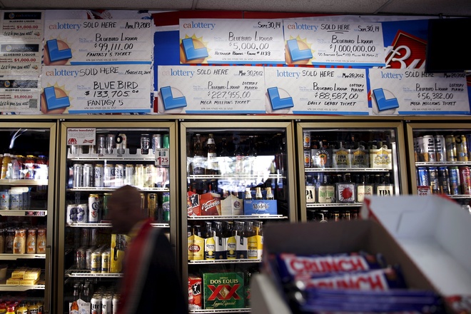 2016-01-12T210330Z-828260377-GF20000092728-RTRMADP-3-USA-POWERBALL-1452652058_660x0